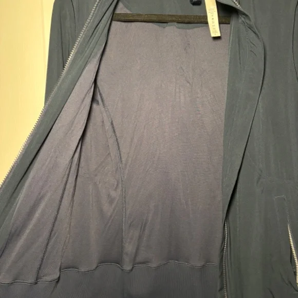 Lululemon Jacket - Picture 4 of 8